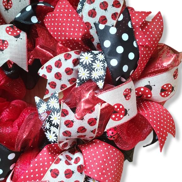 🐞 CUTE HANDMADE LADYBUG DECO MESH WREATH SPRING SUMMER - Picture 2 of 5